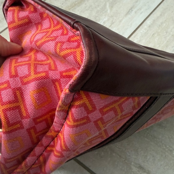 Tory Burch Ella Geometric Printed Tote bag - Picture 6 of 16